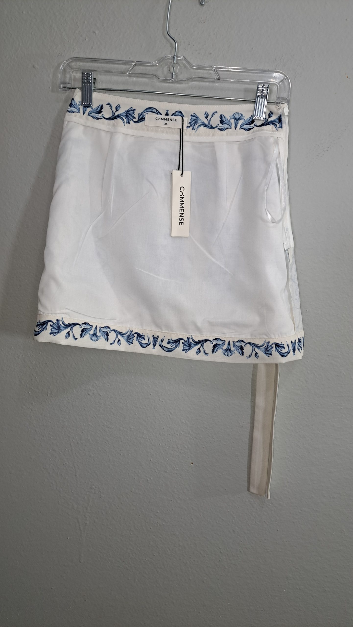 COMMENSE Women's Wrap Skirt XS White Blue Porcelain Print Side Tie NWT