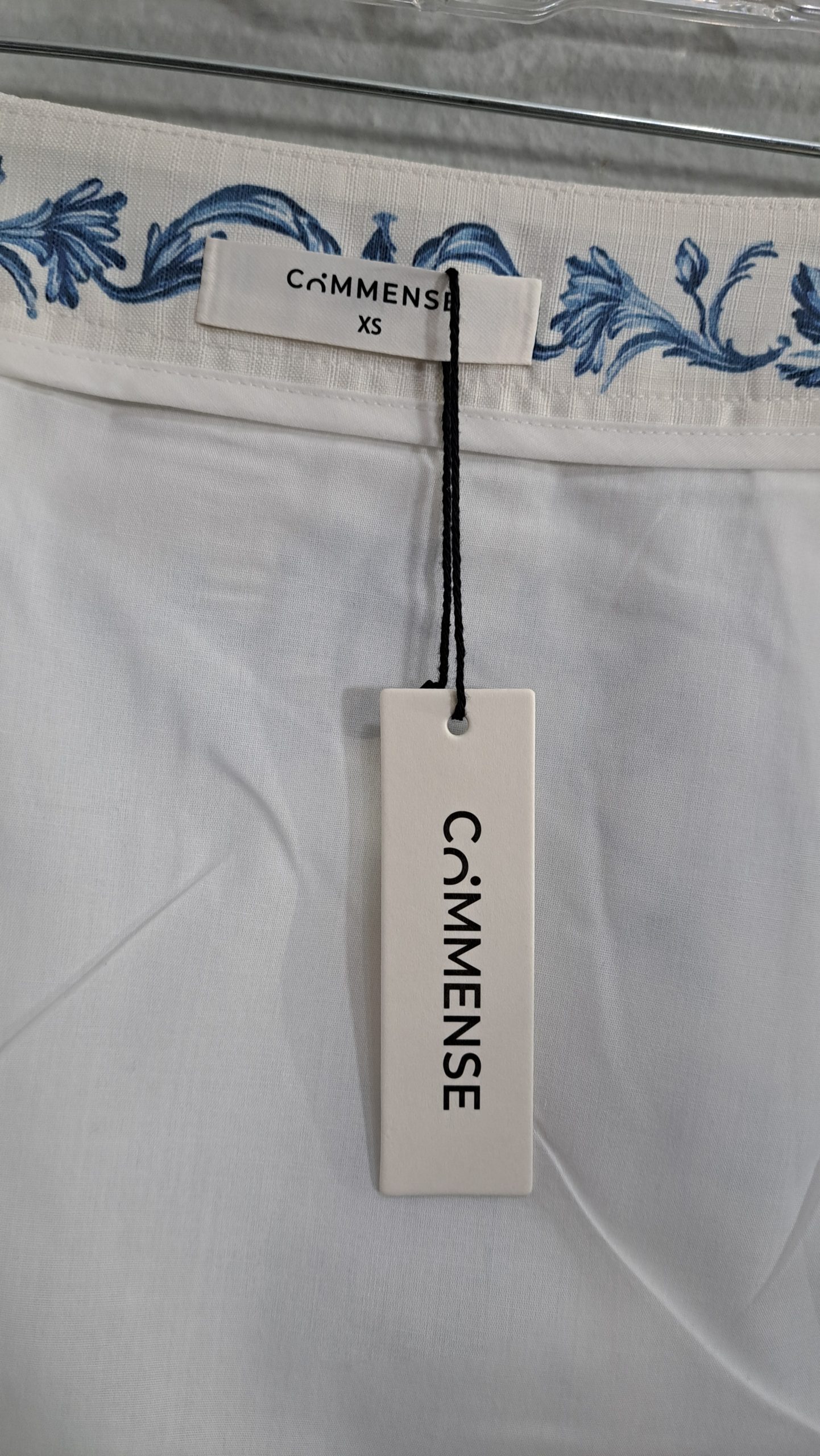 COMMENSE Women's Wrap Skirt XS White Blue Porcelain Print Side Tie NWT